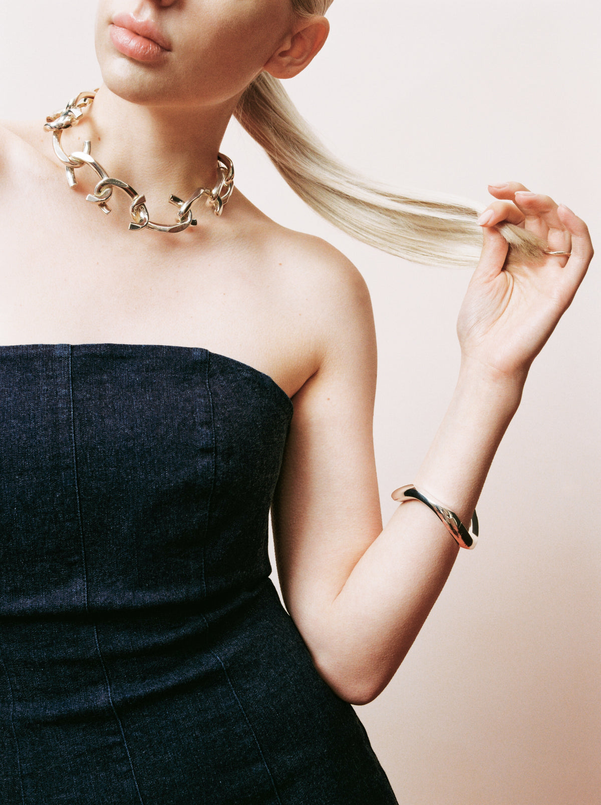Déchaînée neckpiece